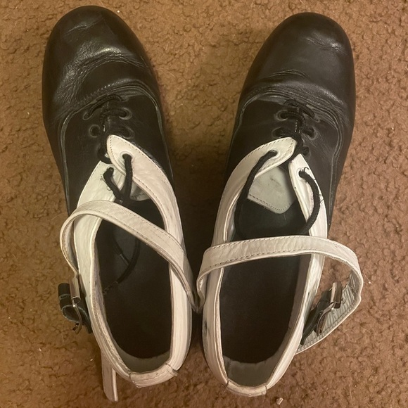 White Buckle Irish Dance Hard Shoes - Picture 5 of 5